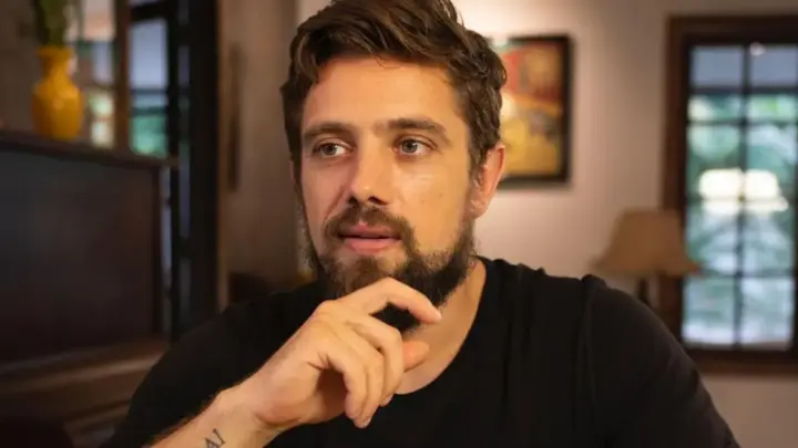 Rafael Cardoso fala sobre vício e recuperação: “143 dias limpo”