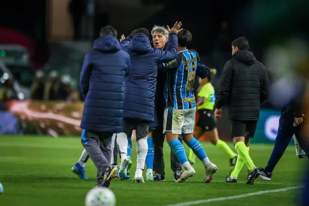 Renato Gaúcho comemora 1ª vitória pelo Grêmio no Brasileirão: "Alívio"