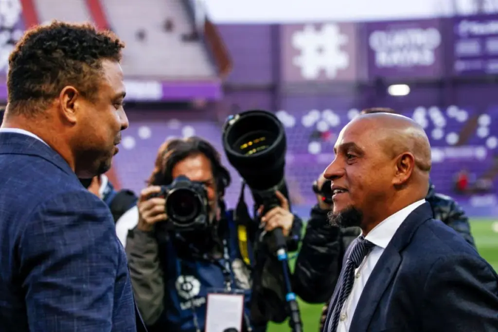 Ronaldo e Roberto Carlos assinam compra da SAF da Inter de Limeira