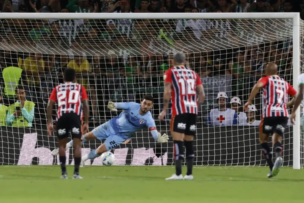 São Paulo x Santos: Rafael e Rollheiser são desfalques de última hora