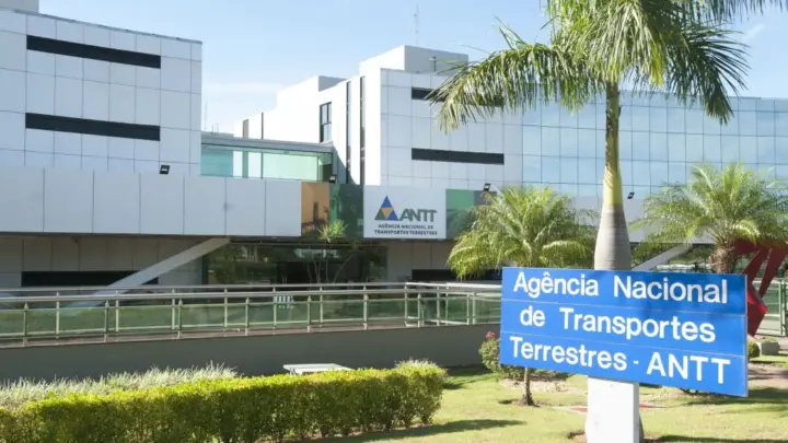 Piso mínimo do frete: ANTT mira o bolso e o caminhão