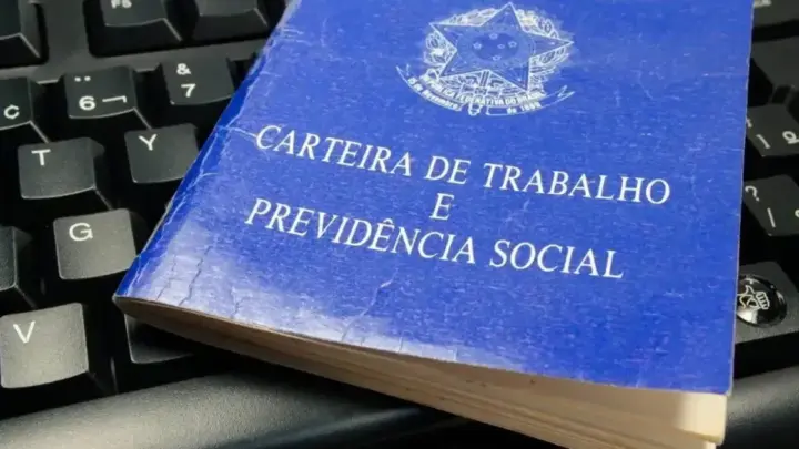 Senado aprova em 1º turno PEC que acaba com a escala 6×1; votação segue