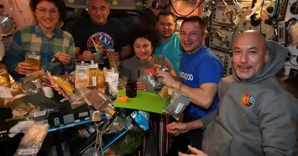 Sorvete que não derrete e alimentos desidratados: o que os astronautas comem no espaço?