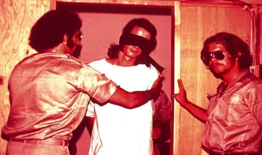 Stanford Prison Experiment: saiba como foi o experimento que testou os efeitos psicológicos da vida prisional em estudantes universitários