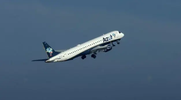 Avião da Azul retorna ao Galeão após problema técnico em voo