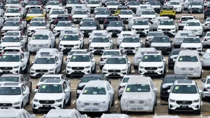 Vendas de carros na China recuam em setembro, frustrando expectativa