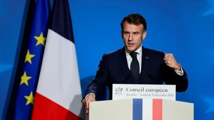 Macron promete punir quem causou destruição nos protestos na França