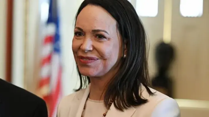 Análise: Maria Corina Machado retorna à Venezuela e desafia plano dos EUA