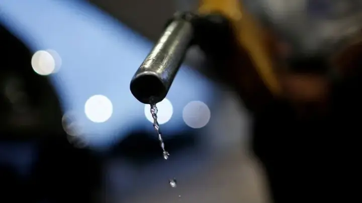 Preço da gasolina mantém estabilidade ao longo da guerra com subsídios