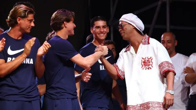 Após 11 anos, Ronaldinho Gaúcho tem data para retorno oficial aos gramados