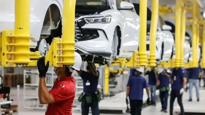 BYD atinge 85% da meta de contratações para fábrica de Camaçari (BA)