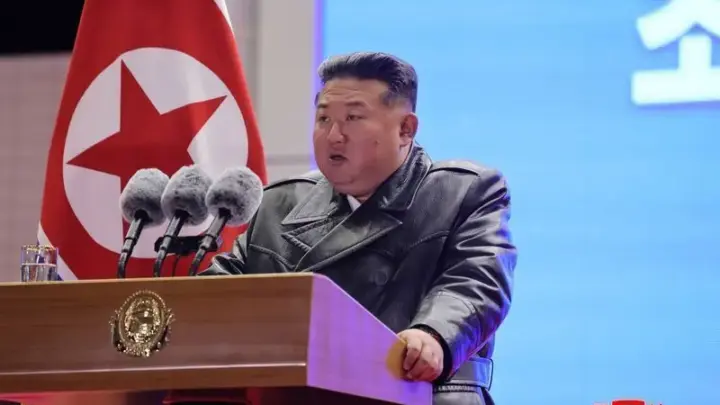 Líder da Coreia do Norte pede “revolução militar” e Exército mais forte