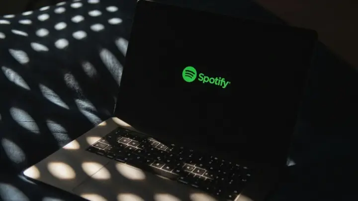 Spotify adicionará mais de seis mil audiolivros à plataforma; entenda