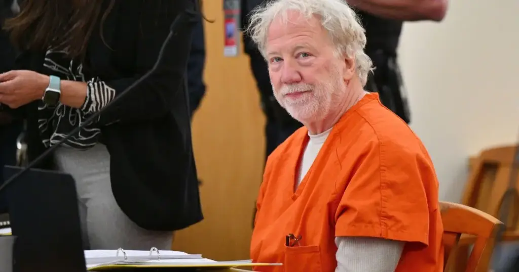 Juiz anula processo por crime sexual contra o ator Timothy Busfield