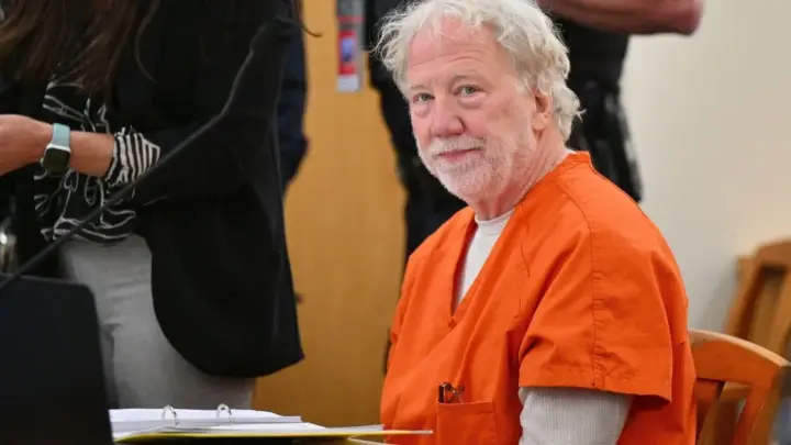 Juiz anula processo por crime sexual contra o ator Timothy Busfield