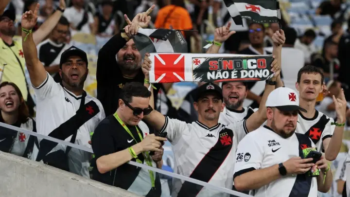 Torcida do Vasco provoca dupla Fla-Flu no Maracanã: "Síndico não é dono"