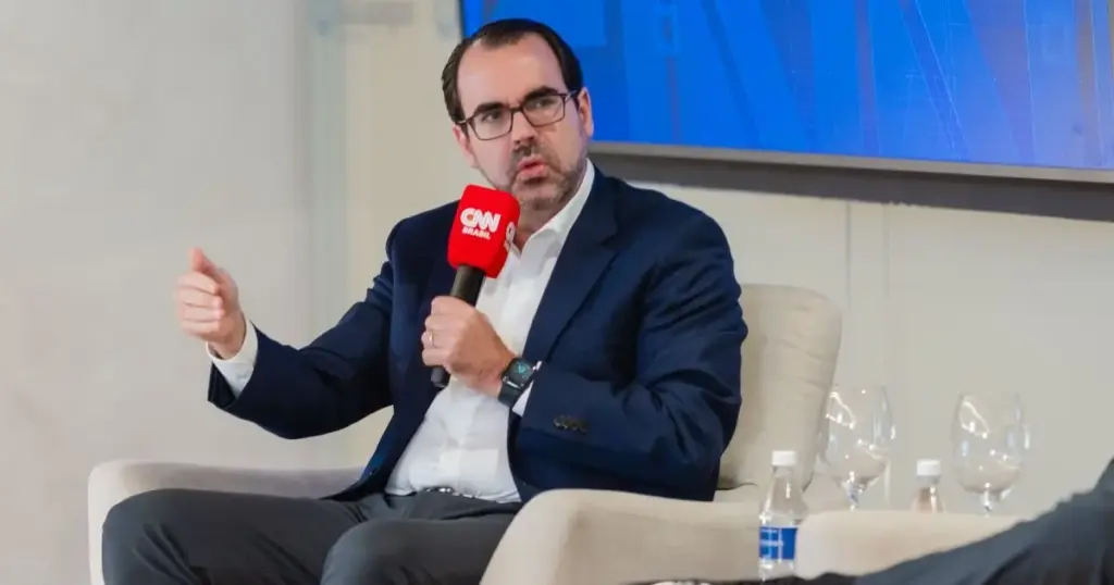 Análise WW: Flávio tem “faca e queijo na mão” para aprovar reformas