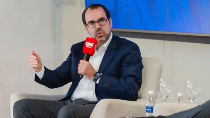 Análise WW: Flávio tem “faca e queijo na mão” para aprovar reformas