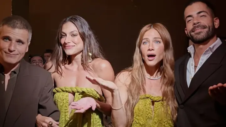 Gio Ewbank e Mari Gonzalez usam mesmo vestido em casamento de Juliette