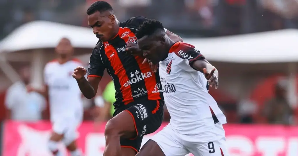 Athletico-PR apenas empata com o Vitória e pode deixar o G4 do Brasileirão