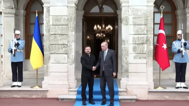 Zelensky se reúne com Erdogan na Turquia e discute guerra