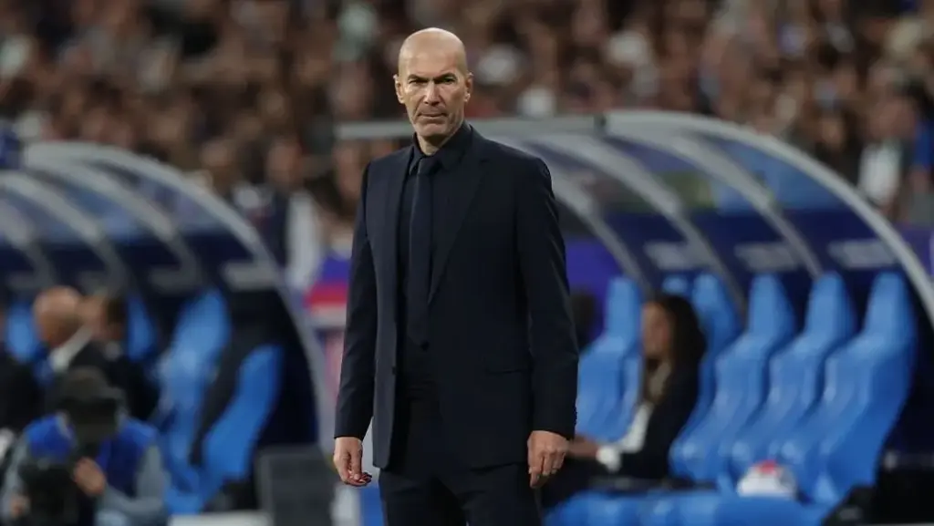 Zidane inicia trabalho na França com sucesso e deixa imagem otimista